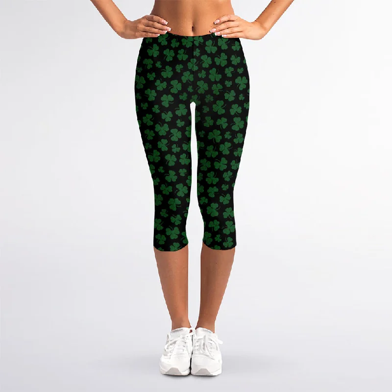 Black And Green Shamrock Pattern Print Women's Capri Leggings Fashionable Seamless Leggings