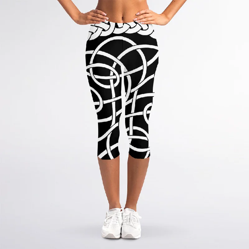 Black And White Celtic Knot Print Women's Capri Leggings Cozy Ribbed Leggings