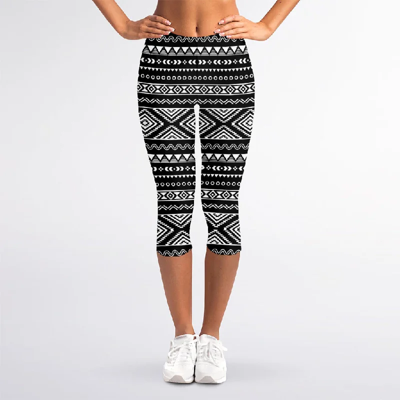 Black And White Aztec Ethnic Print Women's Capri Leggings Chic Printed Yoga Pants