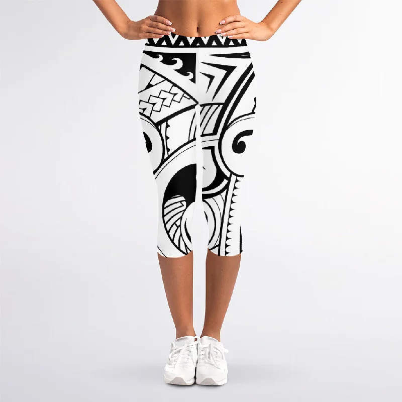 Black And White Maori Pattern Print Women's Capri Leggings Comfortable Compression Leggings