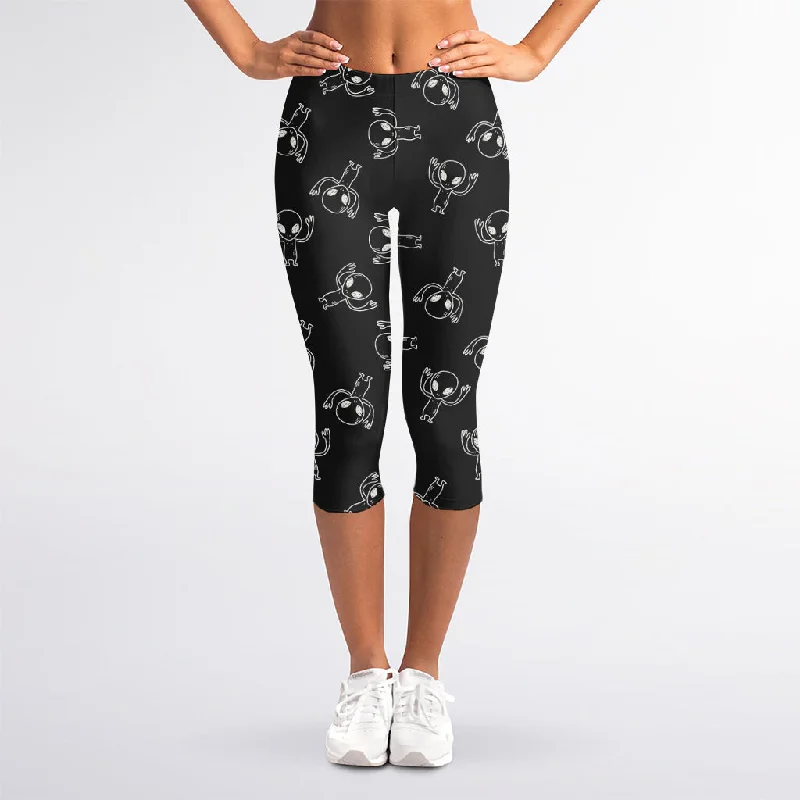 Black And White Alien Print Women's Capri Leggings Fashionable Embroidered Detail Leggings
