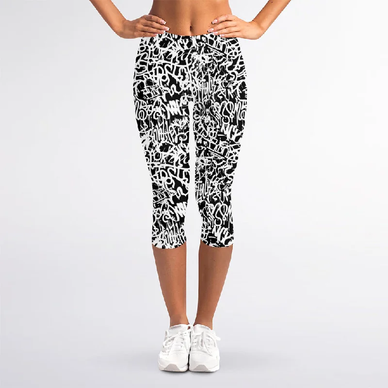 Black And White Graffiti Pattern Print Women's Capri Leggings Elegant Embellished Leggings