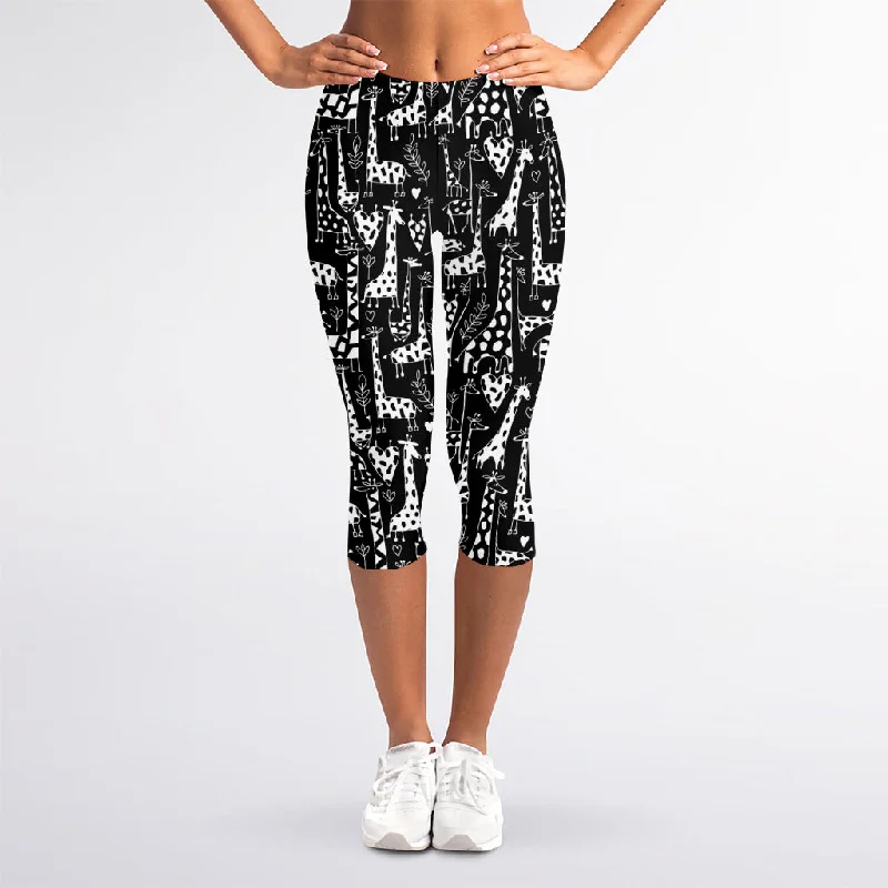 Black And White Cartoon Giraffe Print Women's Capri Leggings Stylish Faux Leather Leggings