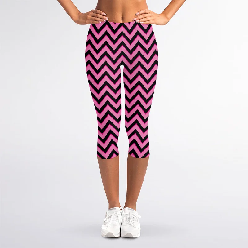 Black And Pink Chevron Pattern Print Women's Capri Leggings Cozy Cotton Leggings