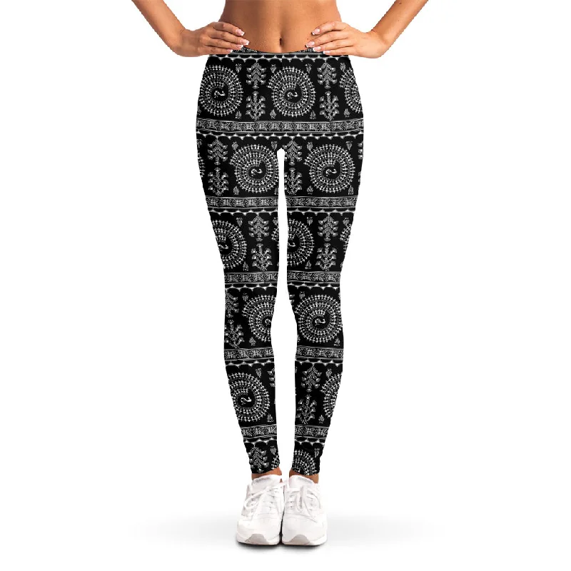 Black And White Warli Tribal Print Women's Leggings Comfortable Capri-Length Leggings