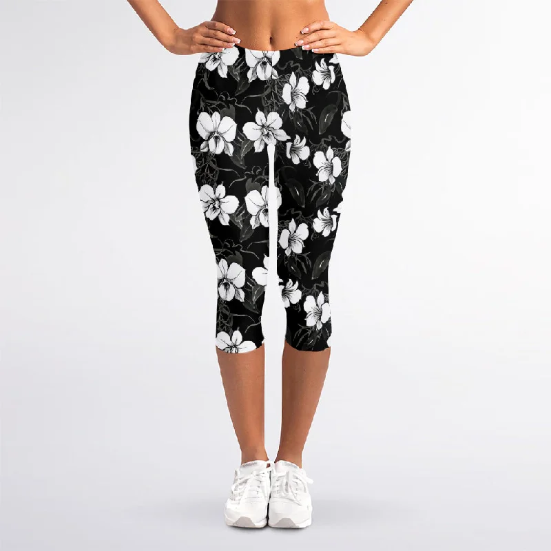 Black And White Cattleya Pattern Print Women's Capri Leggings Comfortable Workout Fitness Leggings