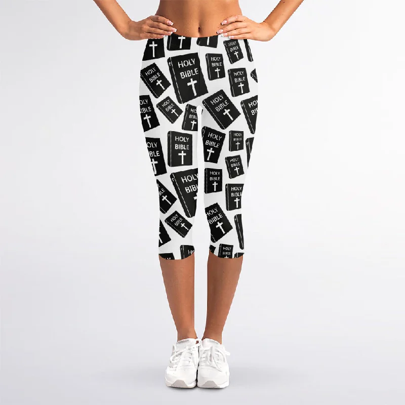 Black And White Holy Bible Pattern Print Women's Capri Leggings Fashionable Sports Leggings