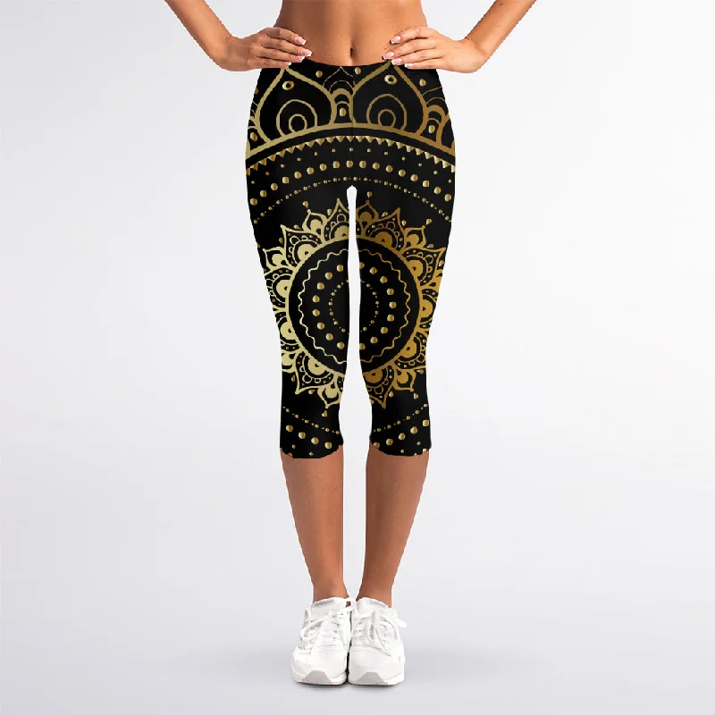 Black And Gold Mandala Print Women's Capri Leggings Trendy Side-Pocket Leggings