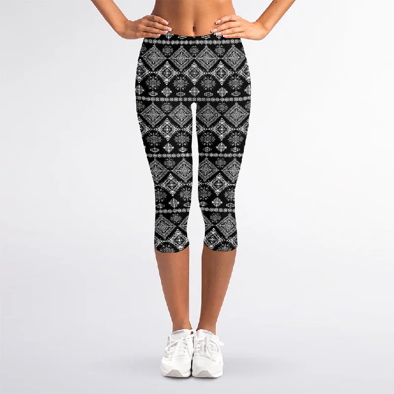 Black And White Boho Tribal Print Women's Capri Leggings Comfortable Running Leggings
