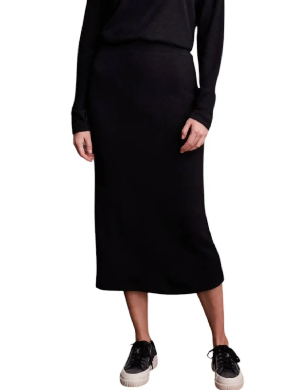 Pull-On Midi Skirt In Black denim skirt casual