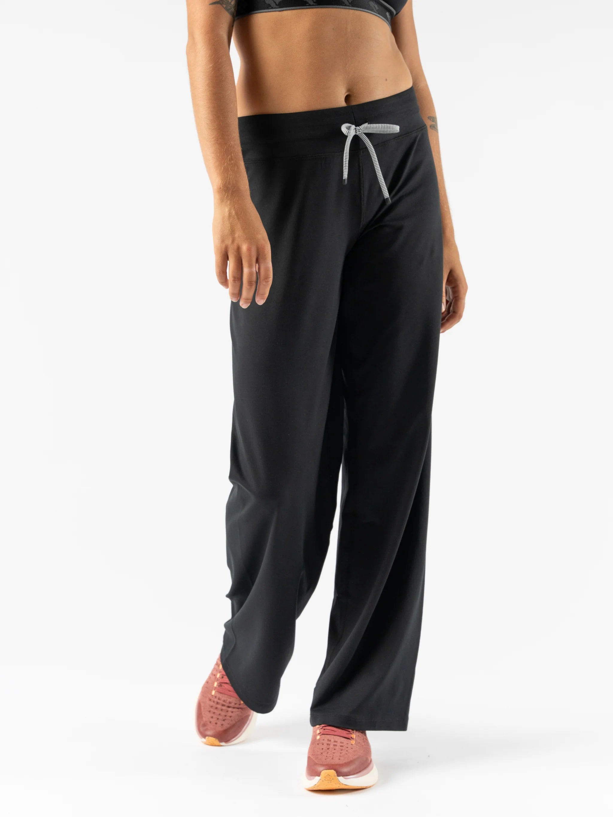 rabbit Women's EZ Pants in Black High-Waist Jeans