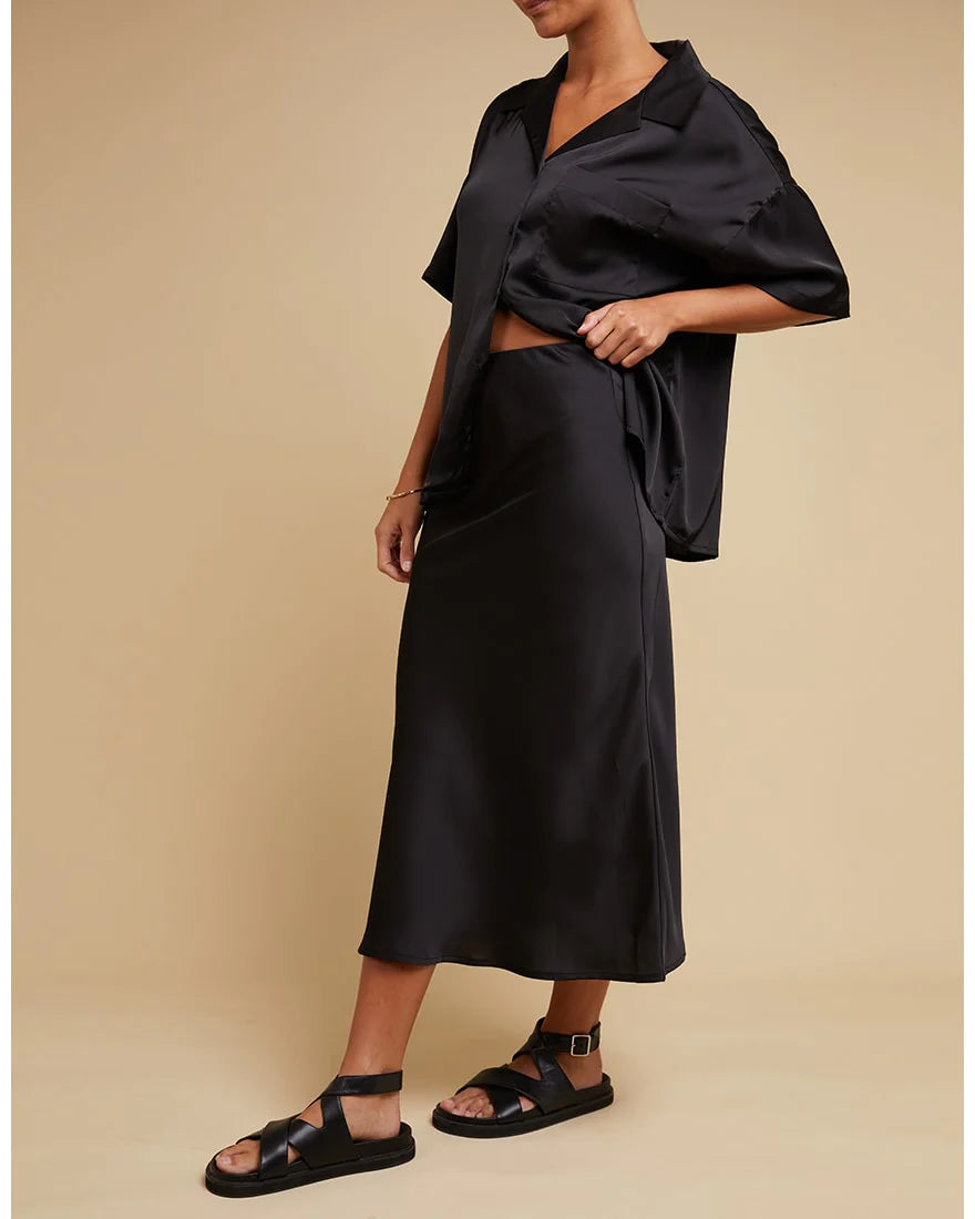 SILENT THEORY WATSON SKIRT BLACK linen skirt breathable