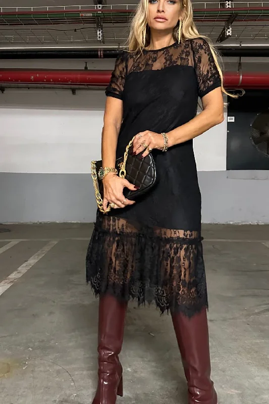 A pizzo dress Tunics Versatile functional