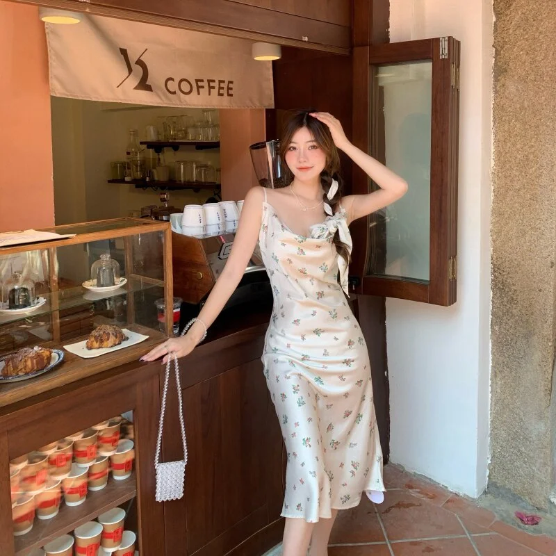 NEW Summer French Vintage Floral Dress Women Sdesign Sleeveless Elegant Midi Dress Korean Style Evening Party Dress Females Halter Neckline Beach