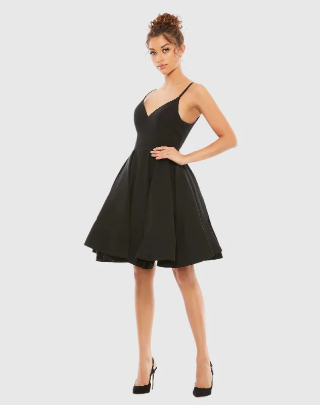 Black Low Back A-Line Party Dress Pleated Skirt Elegant